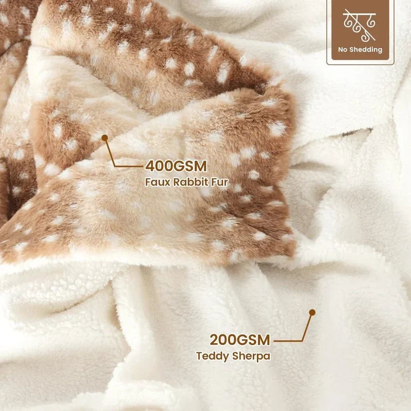 Blanket | Reversible Faux Fur & Deer Motif | 100 x 150–220 x 240 cm