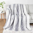 Blanket | Reversible Faux Fur & Deer Motif | 100 x 150–220 x 240 cm