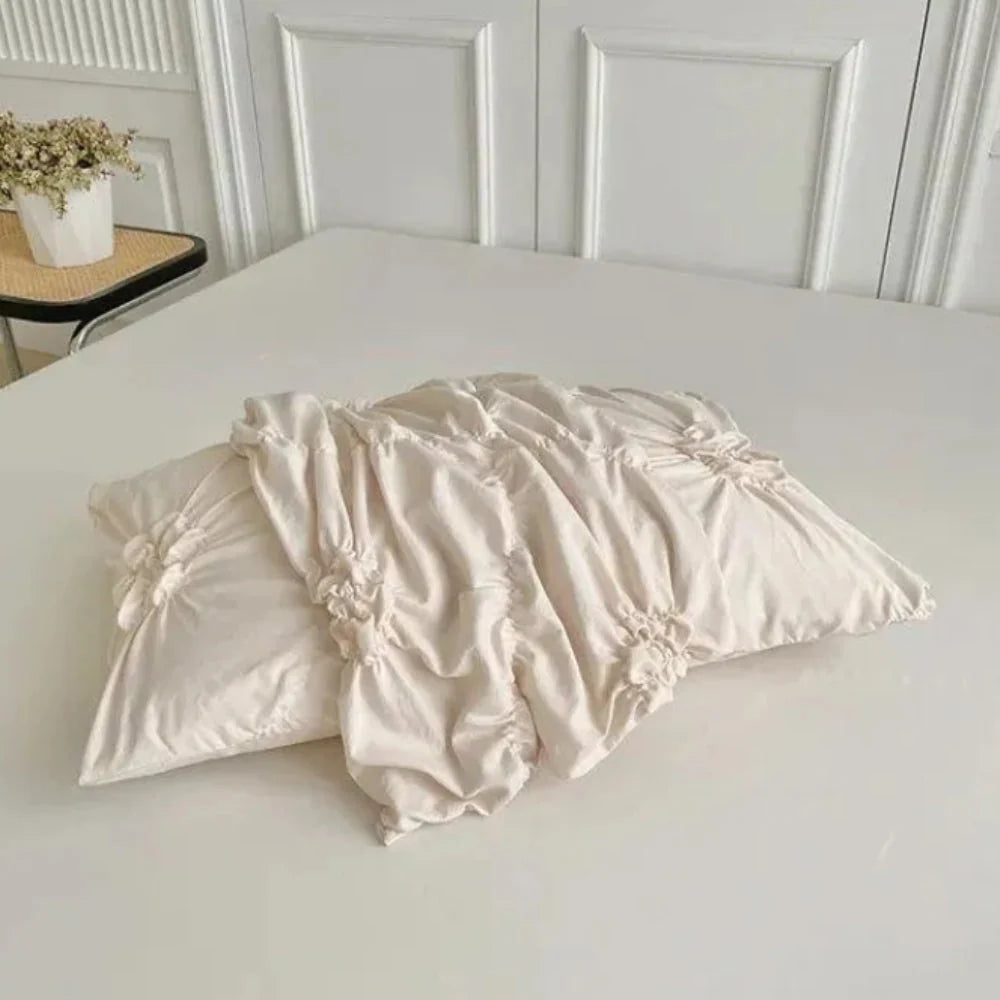 Duvet Cover Set with Pinch Pleat