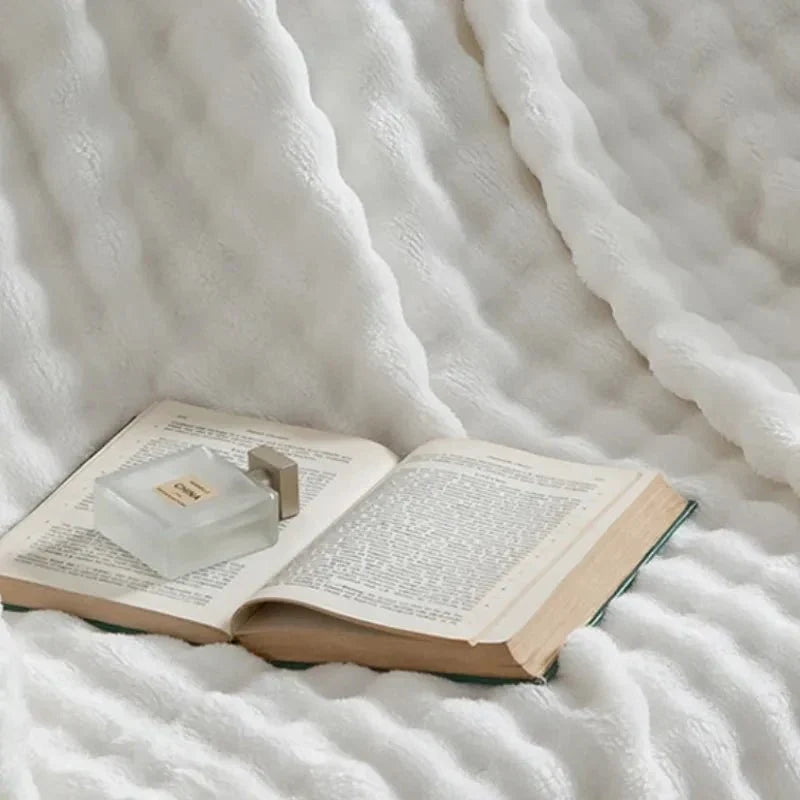 Throw Blanket | 3D Bubble Plush & Breathable Microfiber Fleece | 70 x 100 cm
