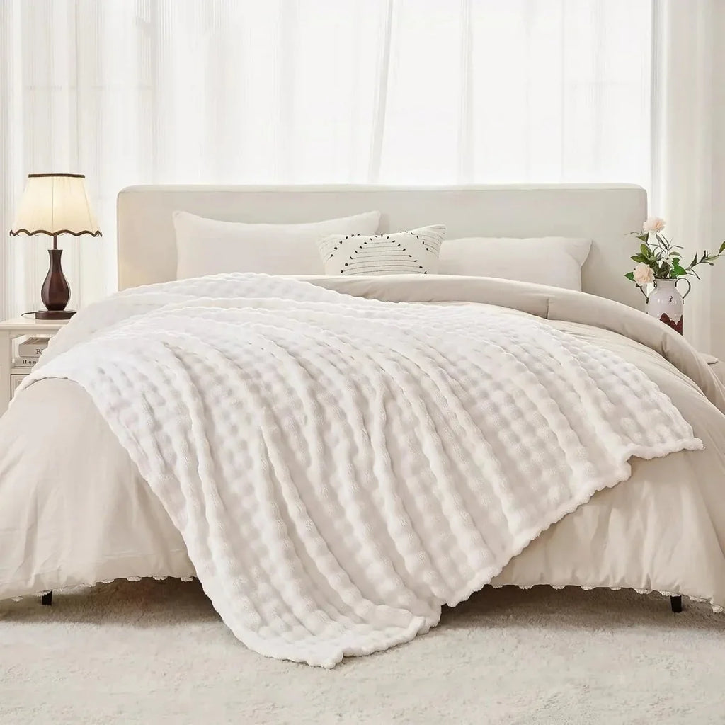 Throw Blanket | 3D Bubble Plush & Breathable Microfiber Fleece | 70 x 100 cm
