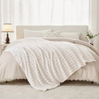 Throw Blanket | 3D Bubble Plush & Breathable Microfiber Fleece | 70 x 100 cm