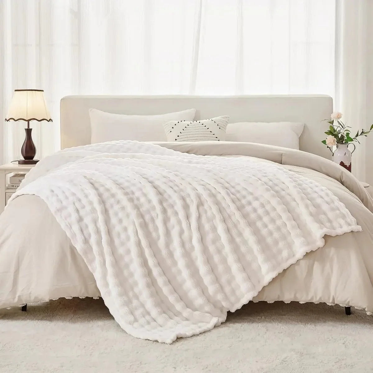 Throw Blanket | 3D Bubble Plush & Breathable Microfiber Fleece | 70 x 100 cm