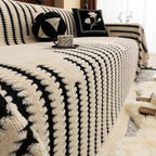 Throw Blanket | Plush Tufted Microfiber & Machine Washable | 130 x 160 cm