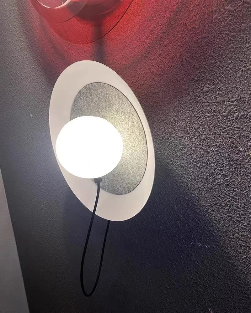 Wall Light | Minimalist Scandinavian & Energy-Efficient LED | 27 x 27 cm